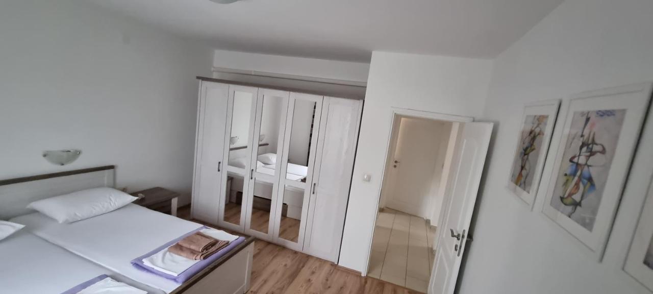 Apartments Ante I Janja Mandre Extérieur photo